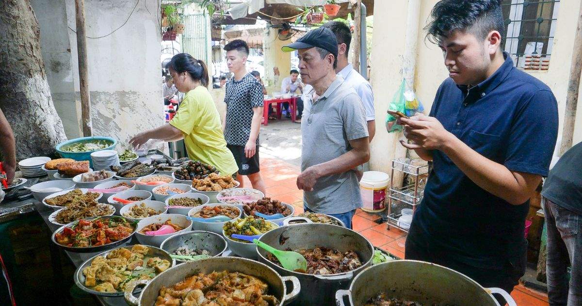 Làm thế nào để quán cơm đông khách? 5 mẹo hút khách cho quán ăn