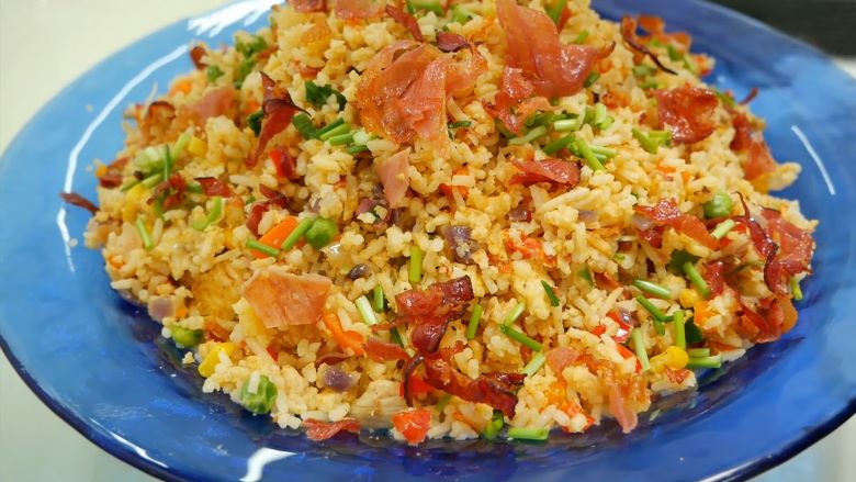 Cách làm cơm rang gà ngậy thơm, đậm đà siêu hấp dẫn