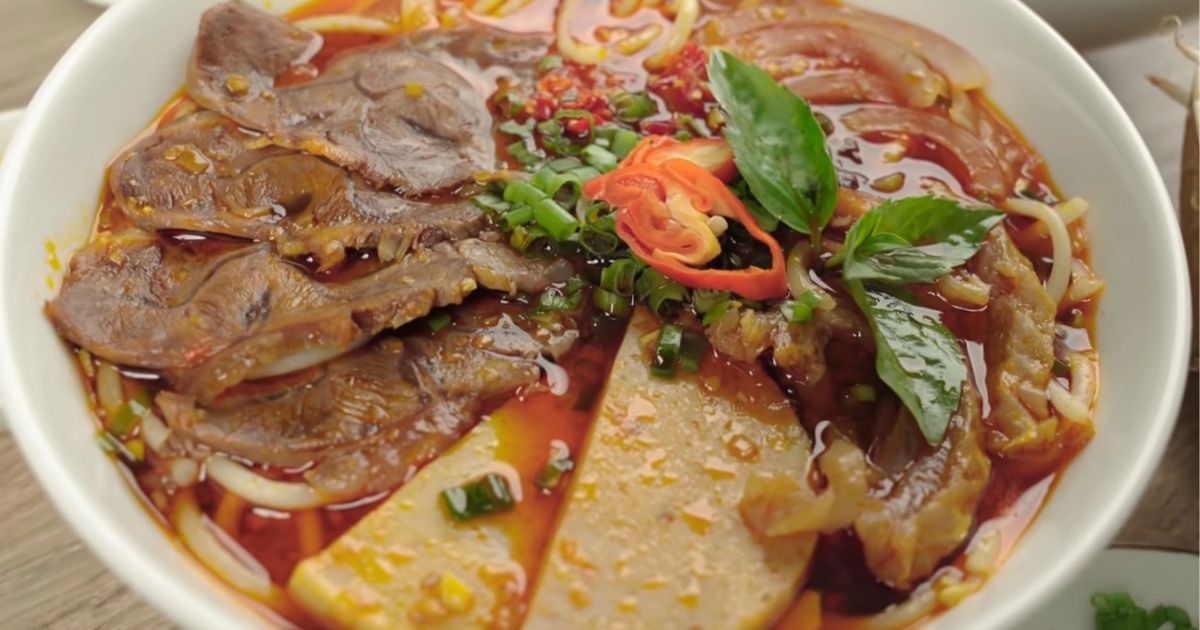 Nguyên liệu nấu bún bò Huế gồm những gì? Cách nấu như thế nào?