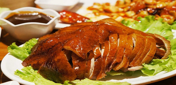 Top 5 quán vịt quay tại Hà Nội hút khách giờ tan tầm