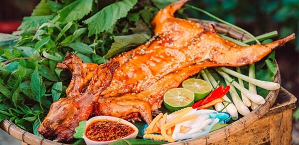 Cách làm thỏ nướng nguyên con bằng lò quay hấp dẫn
