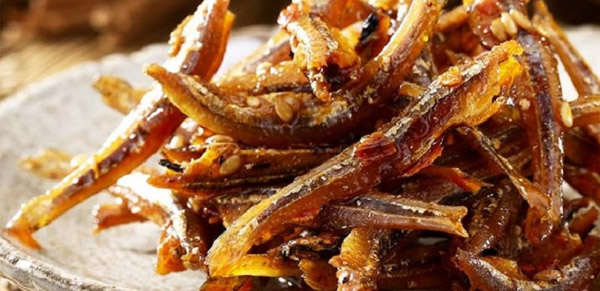 Cách làm cá cơm sấy giòn tẩm gia vị ăn liền bằng máy sấy hoa quả mini