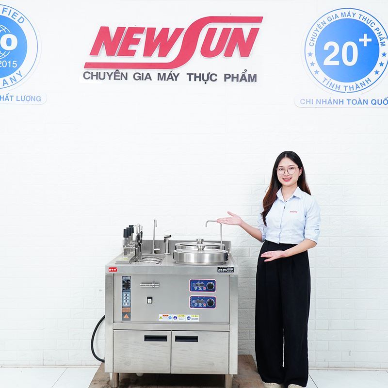 Hình ảnh thực tế với nhân viên
